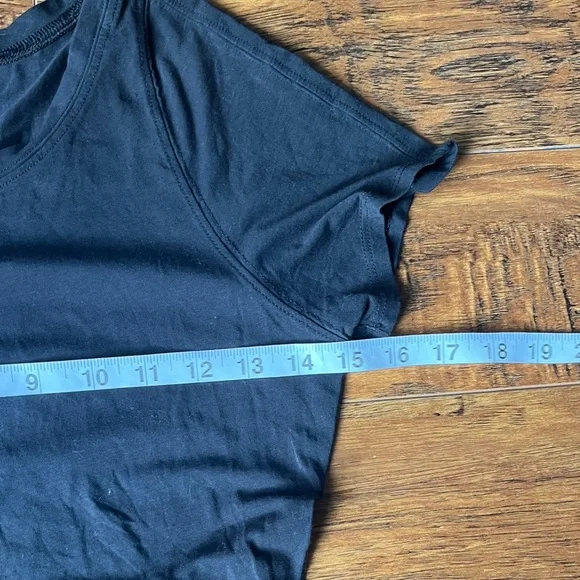 lululemon athletica Black Short Sleeve Tee - Picture 3 of 6